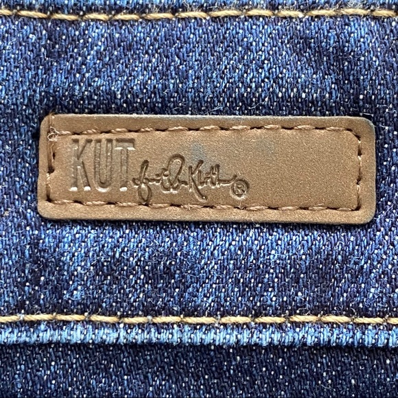 Kut from the Kloth | Gidget Fray Denim Shorts - Picture 3 of 10